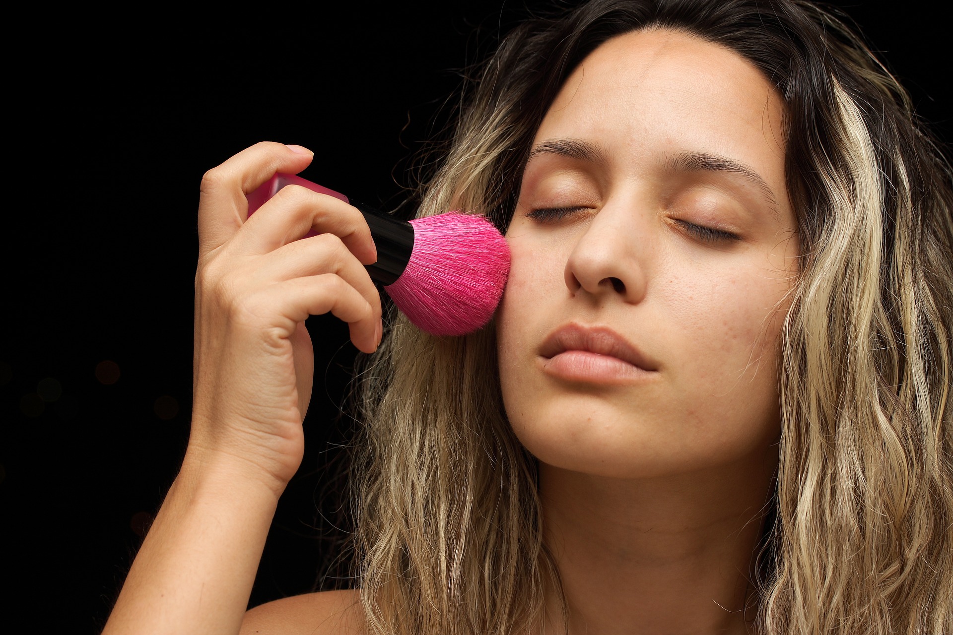 How To Clean Makeup Brushes At Home In 6 Quick Steps