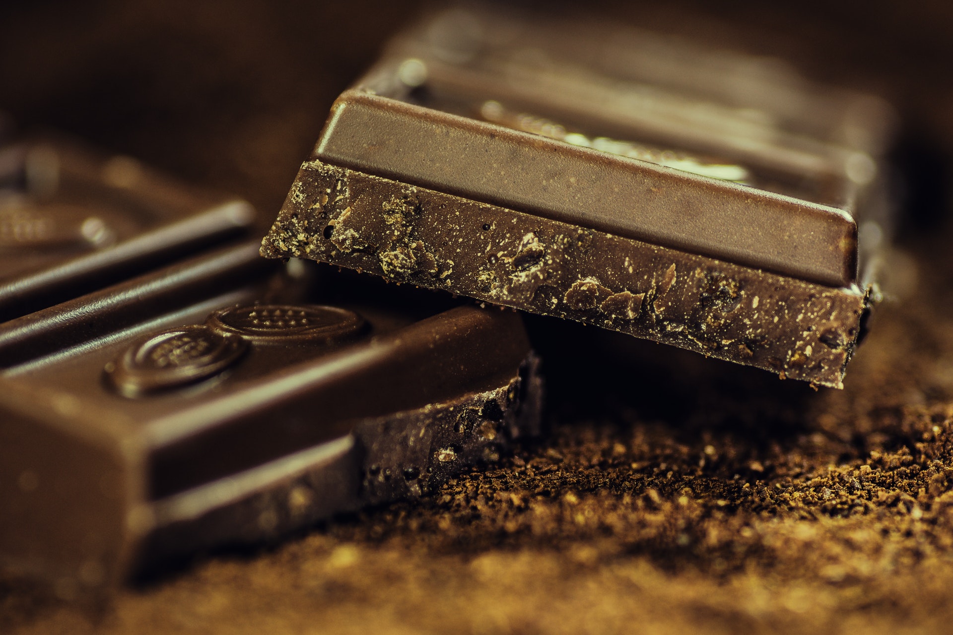 12 Surprising Dark Chocolate Benefits For Skin And Hair