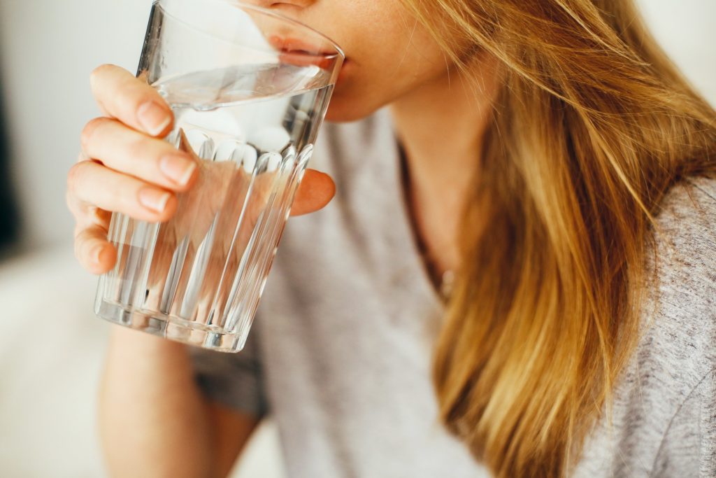 How To Tell If You Are Dehydrated: 11 Early And Warning Signs