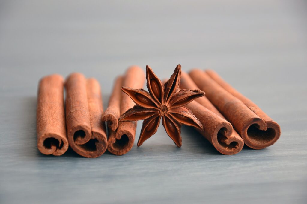 Cinnamon exfoliates the skin gently, clears pores, and helps you get rid of pimples