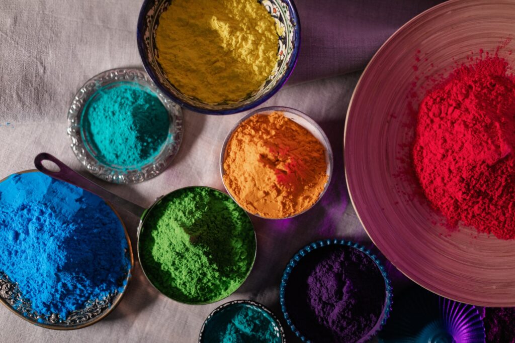 Multi-coloured powders in bowls